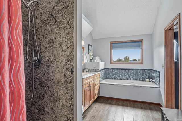 2511 Bluewater Trail, Fort Wayne, IN 46804