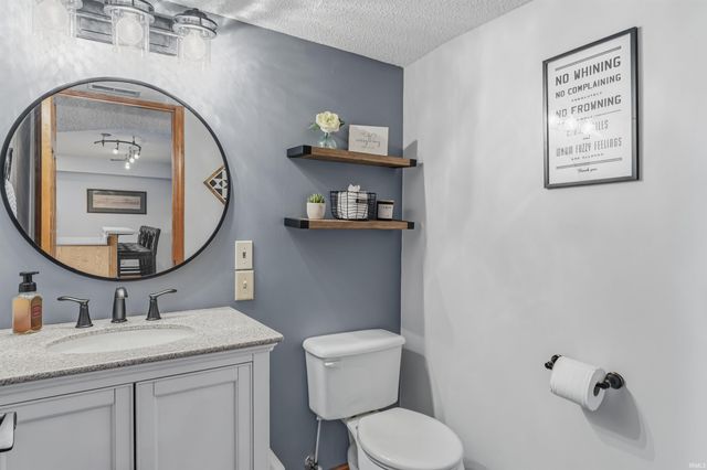 2511 Bluewater Trail, Fort Wayne, IN 46804