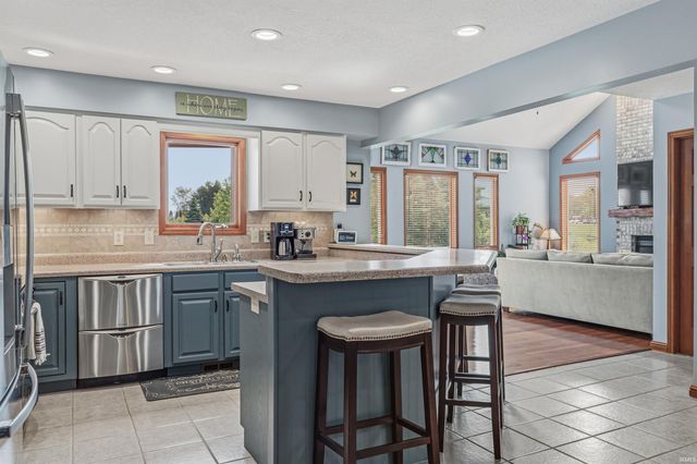 2511 Bluewater Trail, Fort Wayne, IN 46804