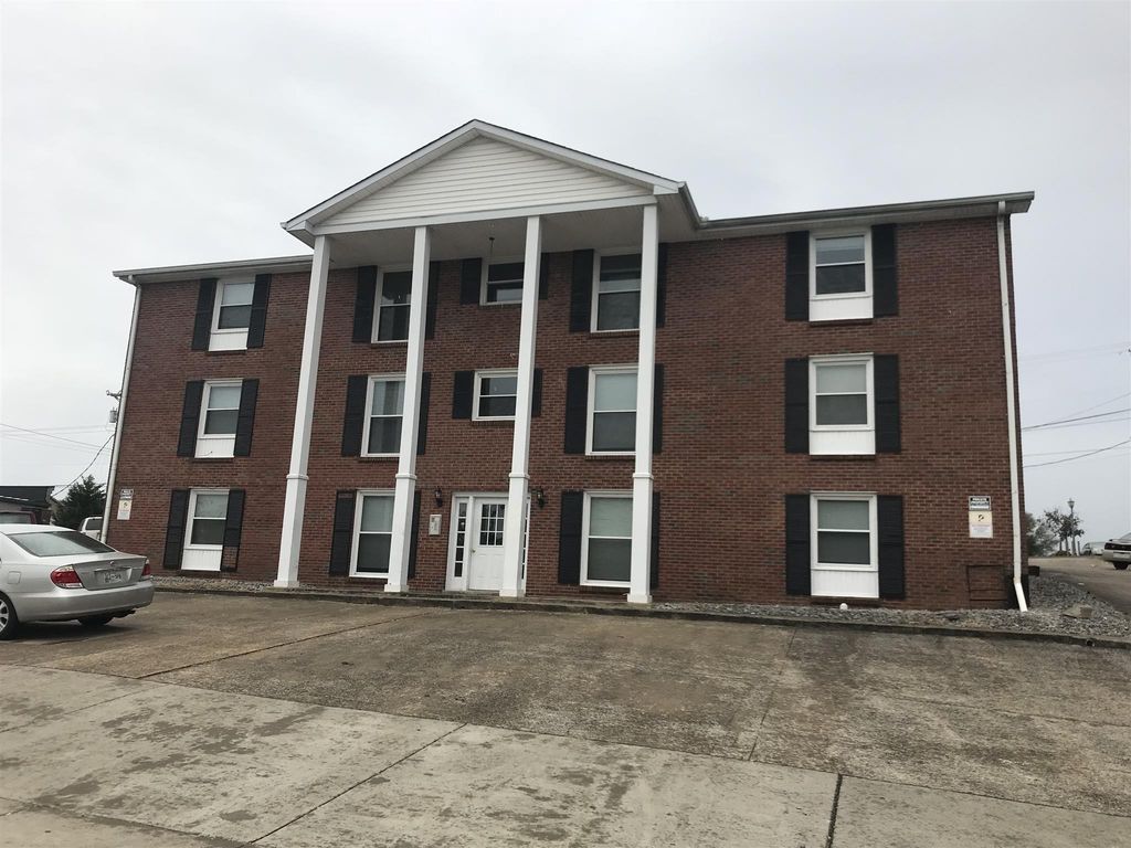 526 Main St Apt 9, Clarksville, TN 37040