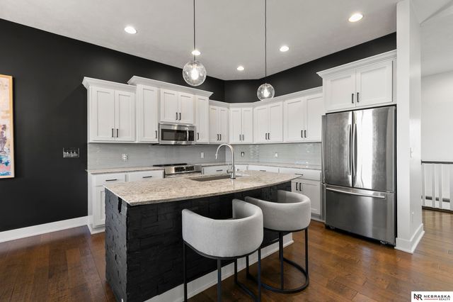 10040 Shore Front Drive, Lincoln, NE 68527