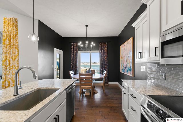 10040 Shore Front Drive, Lincoln, NE 68527