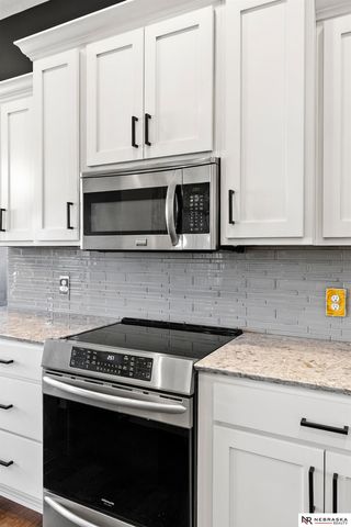 10040 Shore Front Drive, Lincoln, NE 68527