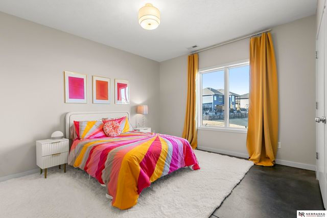 10040 Shore Front Drive, Lincoln, NE 68527