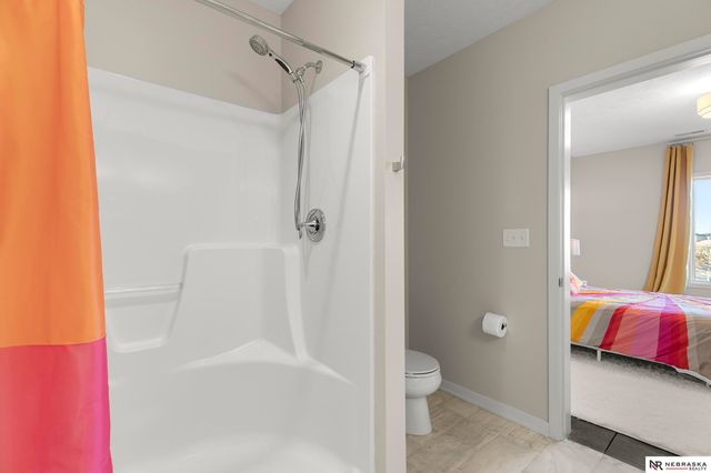 10040 Shore Front Drive, Lincoln, NE 68527