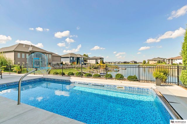 10040 Shore Front Drive, Lincoln, NE 68527