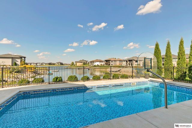 10040 Shore Front Drive, Lincoln, NE 68527