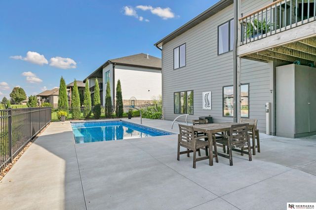 10040 Shore Front Drive, Lincoln, NE 68527