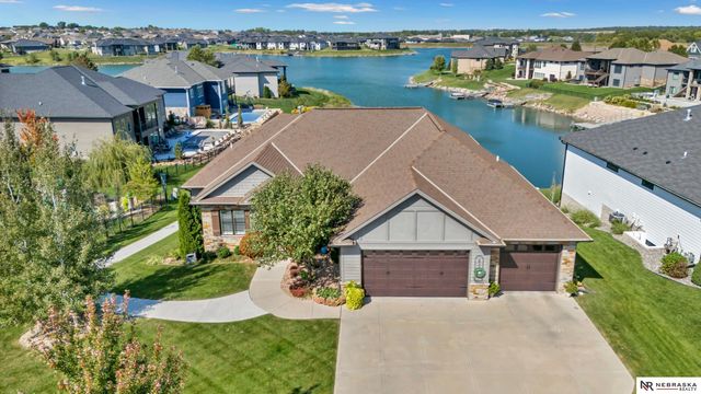 10040 Shore Front Drive, Lincoln, NE 68527