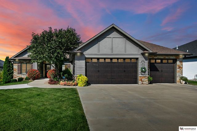 10040 Shore Front Drive, Lincoln, NE 68527