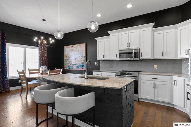 10040 Shore Front Drive, Lincoln, NE 68527