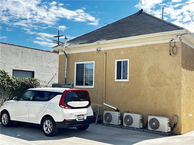229 W 28th Street, Los Angeles, CA 90007