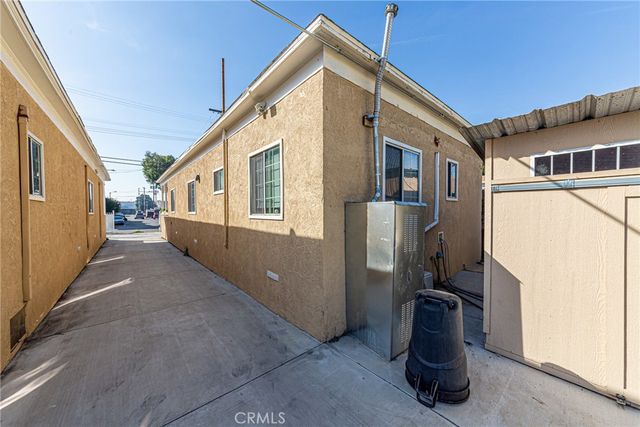 229 W 28th Street, Los Angeles, CA 90007
