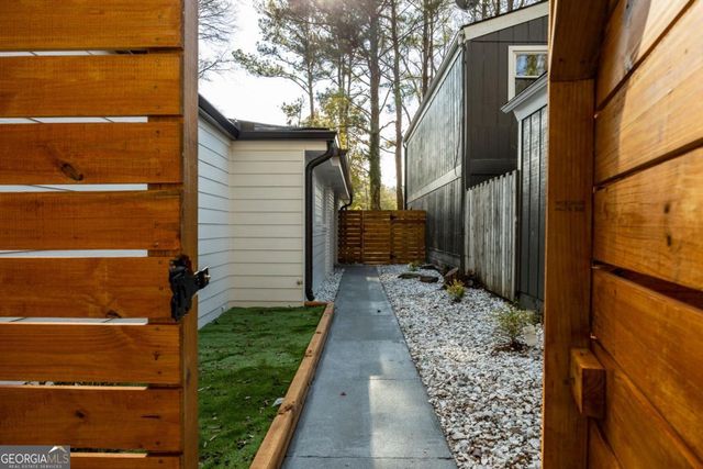 2952 Chipmunk Trail SE, Marietta, GA 30067