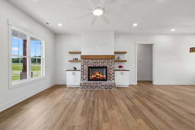 2797 Unionville Rd, Chapel Hill, TN 37034