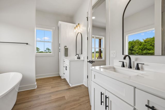 2797 Unionville Rd, Chapel Hill, TN 37034