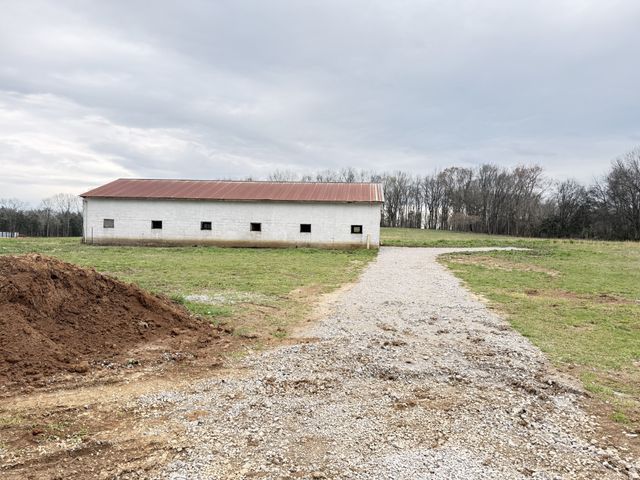 2797 Unionville Rd, Chapel Hill, TN 37034