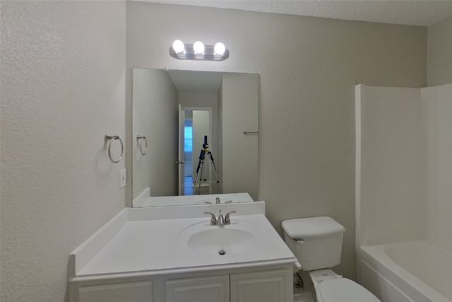 10525 Flamewood Drive, Fort Worth, TX 76140