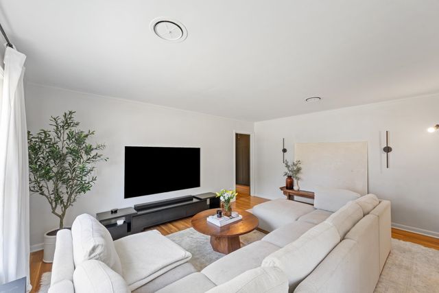 4943 EDENSHIRE AVE, Memphis, TN 38117