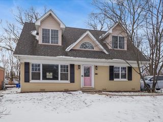 701 Willis Street, Glen Ellyn, IL 60137