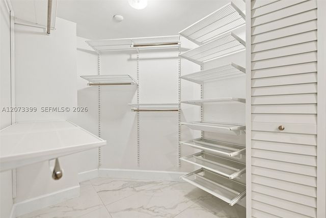 19101 NE 36th Ct 1704, Aventura, FL 33180