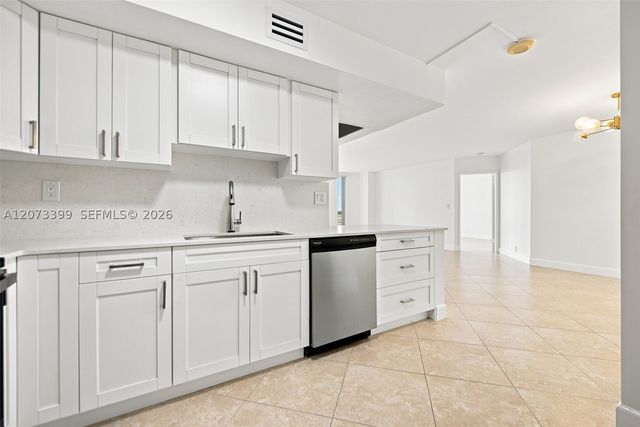 19101 NE 36th Ct 1704, Aventura, FL 33180