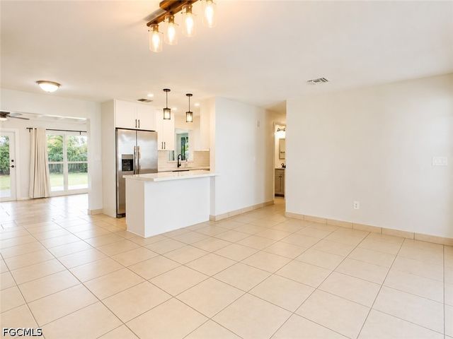 4021 SE 3rd AVE, Cape Coral, FL 33904