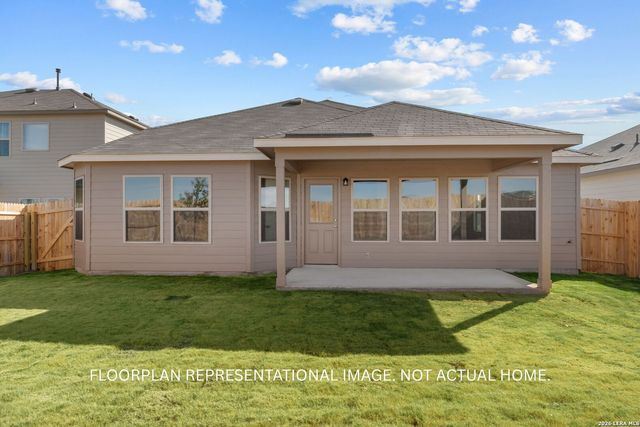 1008 Amber Lake, Seguin, TX 78155