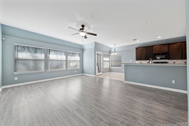 369 Derby Dr, Boerne, TX 78006