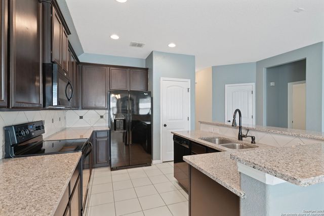 369 Derby Dr, Boerne, TX 78006