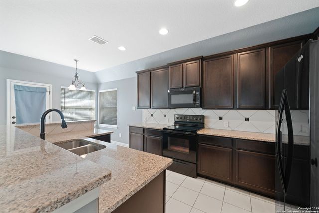 369 Derby Dr, Boerne, TX 78006