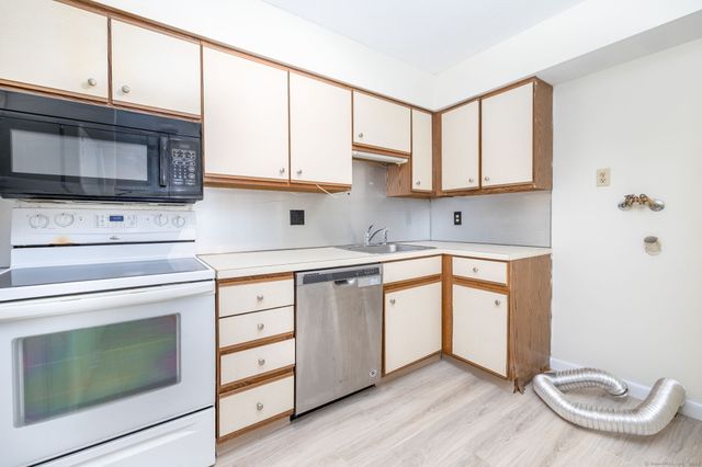 430 Emmett Street APT L, Bristol, CT 06010
