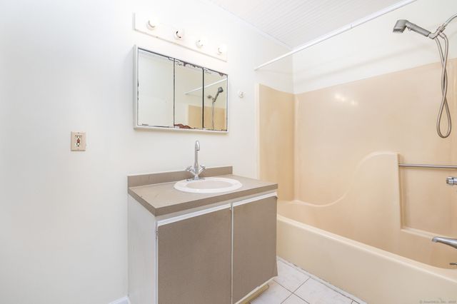 430 Emmett Street APT L, Bristol, CT 06010