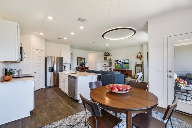 308 Pedernales LN, Hutto, TX 78634