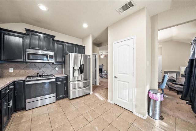 2001 Woodmere Drive, Lancaster, TX 75134