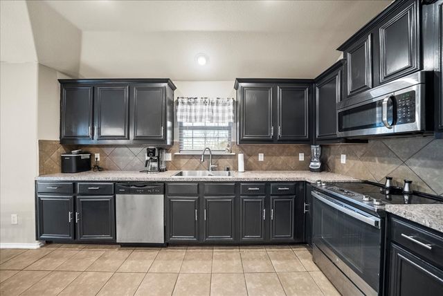 2001 Woodmere Drive, Lancaster, TX 75134