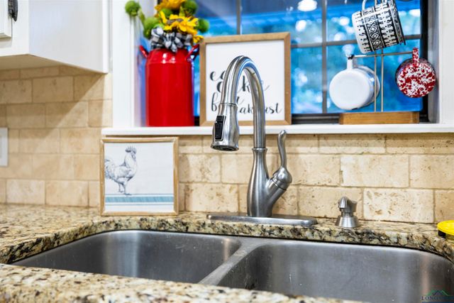 1125 Stillmeadow Ln, Longview, TX 75604