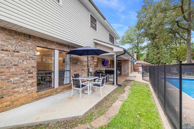 1125 Stillmeadow Ln, Longview, TX 75604