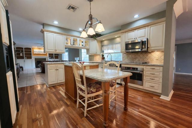 1931 NW 81st Avenue, Coral Springs, FL 33071