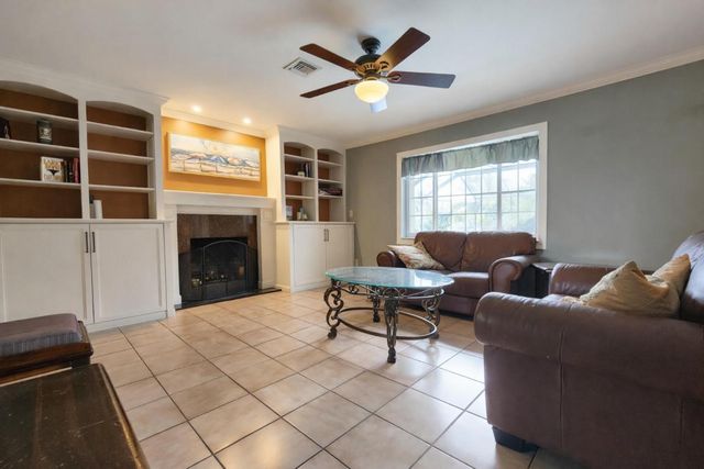 1931 NW 81st Avenue, Coral Springs, FL 33071