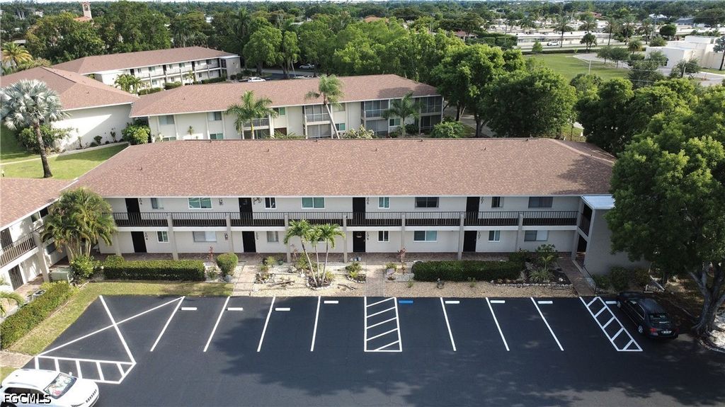 6184 Michelle WAY 207, Fort Myers, FL 33919