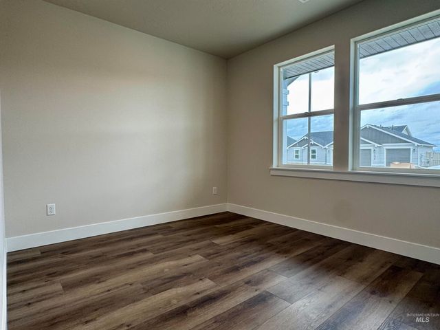 11225 Bluefield Dr, Caldwell, ID 83605