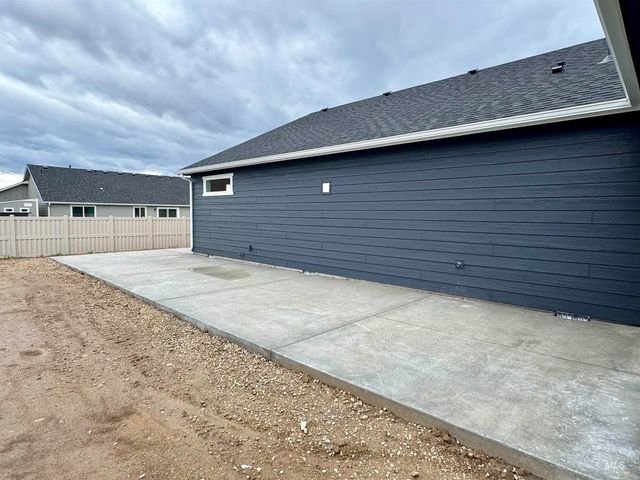 11225 Bluefield Dr, Caldwell, ID 83605