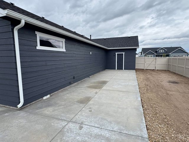 11225 Bluefield Dr, Caldwell, ID 83605