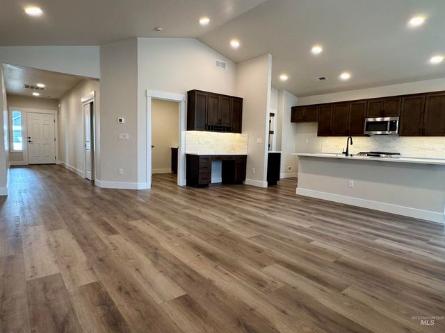 11225 Bluefield Dr, Caldwell, ID 83605