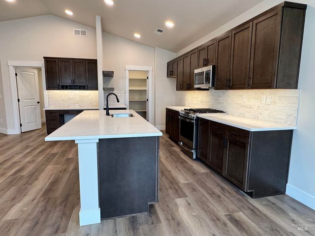 11225 Bluefield Dr, Caldwell, ID 83605