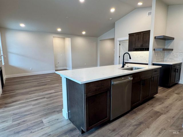 11225 Bluefield Dr, Caldwell, ID 83605