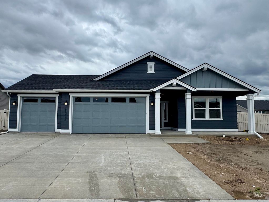 11225 Bluefield Dr, Caldwell, ID 83605