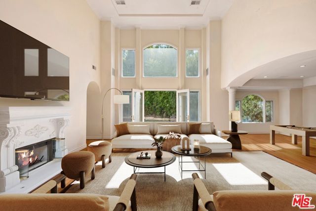 4755 Vanalden Avenue, Tarzana (los Angeles), CA 91356