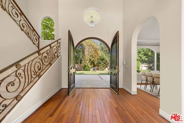 4755 Vanalden Avenue, Tarzana (los Angeles), CA 91356